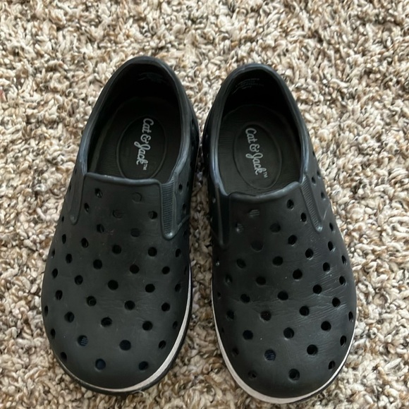 Cat & Jack toddler slip on water shoes - Picture 1 of 7